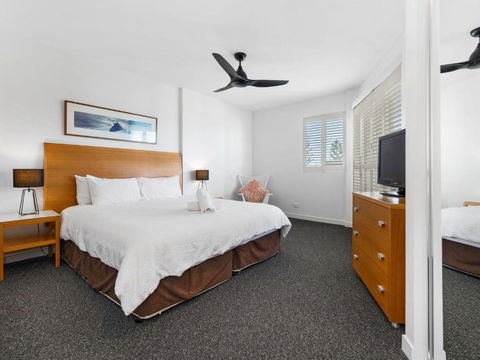 RESORT ON THE BEACH 2214/2215 - Kempsey Accommodation 1