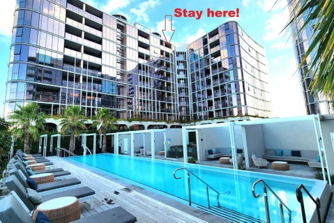 Resort-style Exec 1 Bed With Study In Port Melbourne - Kempsey Accommodation 0