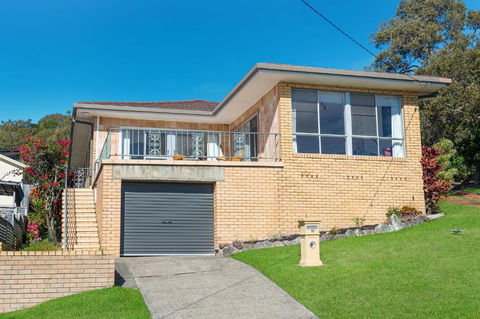 Retro Beach House - Kempsey Accommodation 1