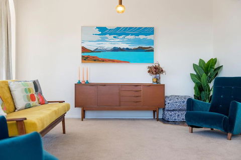 Retro Beach House - Kempsey Accommodation 2