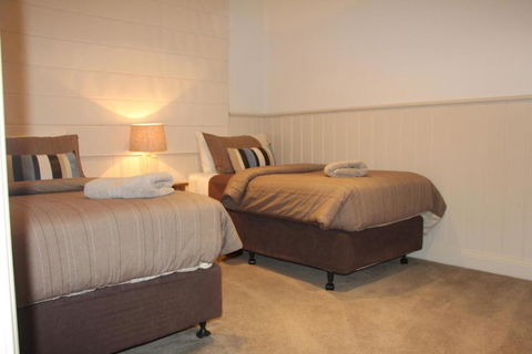 River Rock Cottage Centrally Located And Dog Friendly - Kempsey Accommodation 2