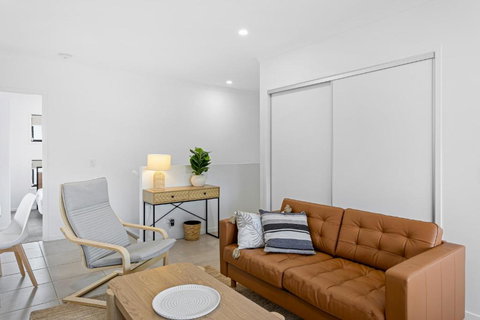 Riverside 3-Bed Home With Study Nook And BBQ - Kempsey Accommodation 1
