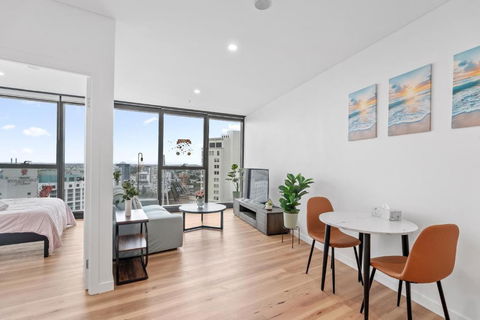 RiverViews 1BR 1BA Skytower Apt With Pool, Gym, Sauna - Kempsey Accommodation 0
