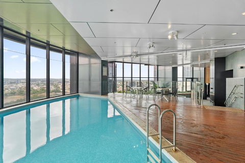 RiverViews 1BR 1BA Skytower Apt With Pool, Gym, Sauna - Kempsey Accommodation 3