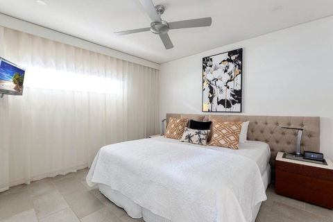 Rose At Temple Palm Cove - A Poolside Paradise - Kempsey Accommodation 3