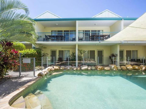 SAILS 9 Beachfront Getaway Horseshoe Bay - Kempsey Accommodation 0