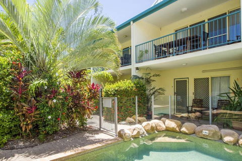 SAILS 9 Beachfront Getaway Horseshoe Bay - Kempsey Accommodation 2