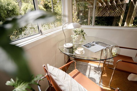 Romantic Garden Cottage With Home Cinema - Kempsey Accommodation 0