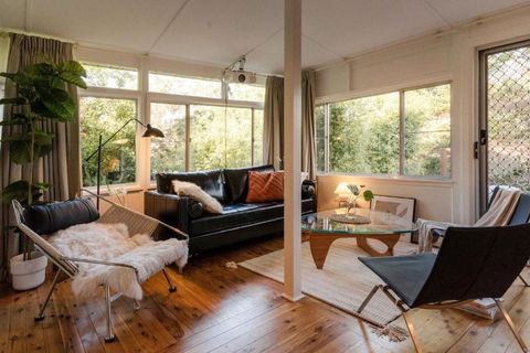 Romantic Garden Cottage With Home Cinema - Kempsey Accommodation 3
