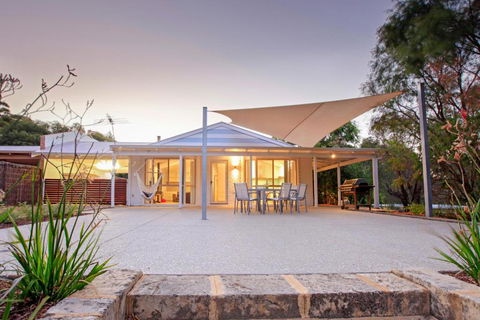 Salt Life - Kempsey Accommodation 0