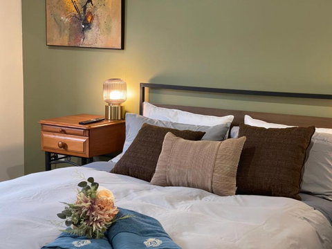 Royal Romanesque Holiday House In Dakabin - Kempsey Accommodation 1