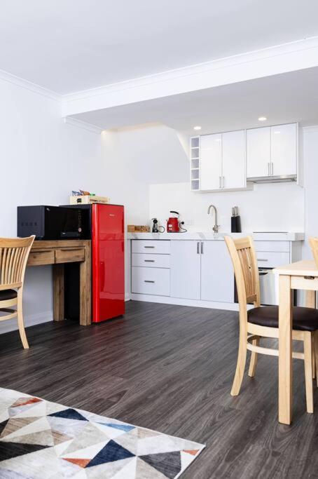 Salamanca Getaway Battery Point - Kempsey Accommodation 0
