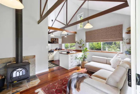 Romantic Lakeview Cottage - Kempsey Accommodation 3
