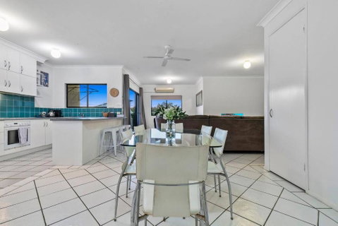 Rooftop Island Sunsets - Kempsey Accommodation 3