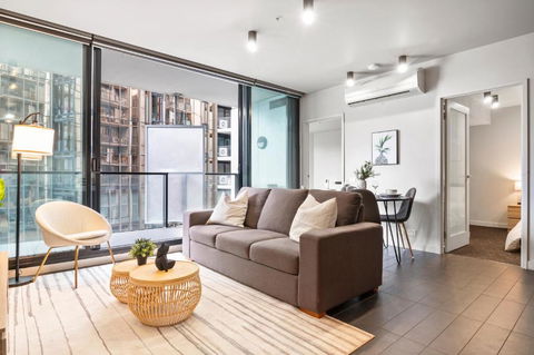 Rooftop Pool 2BR Apt At Marvel Stadium With Free Parking - Kempsey Accommodation 0