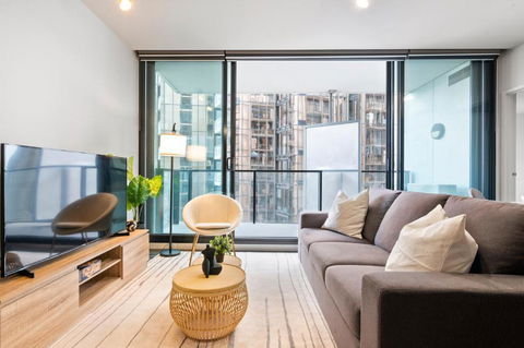 Rooftop Pool 2BR Apt At Marvel Stadium With Free Parking - Kempsey Accommodation 1