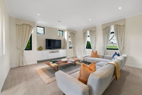 Roselawn Retreat - Pool, Incredible Views, Sleeps 8 - Kempsey Accommodation 1