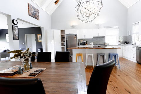 Rosella - Kempsey Accommodation 1