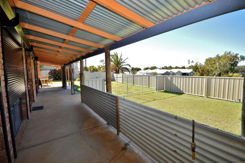 Rossys Retreat - Kalbarri WA - Kempsey Accommodation 1