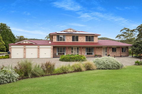 Roxy - A Secluded Luxury Estate Near Berry, Where Serenity Meets Family Comfort - Kempsey Accommodation 1