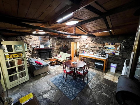 Rustic Miners Cabin - Kempsey Accommodation 1