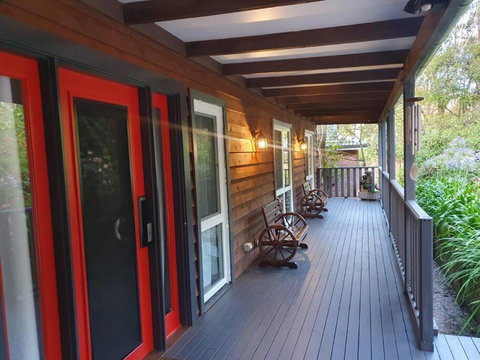 Rustic Queen Of Leura - Kempsey Accommodation 3