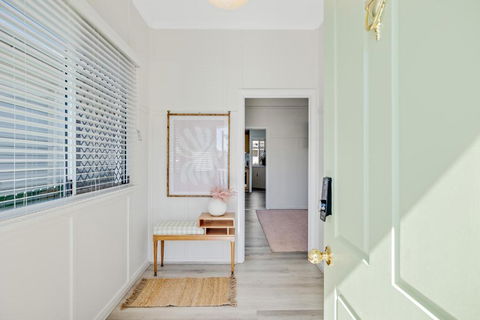 Sage Cottage! CBD Perfection! - Kempsey Accommodation 3