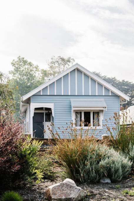 Sailors Whisk, Luxurious Restored Antique Cottage - Kempsey Accommodation 0