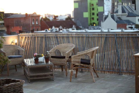 Saint George - The Townhouse - Kempsey Accommodation 1