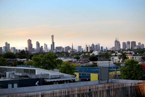 Saint George - The Townhouse - Kempsey Accommodation 0