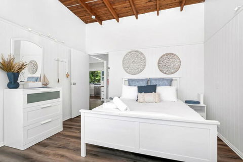 Sally Beach House With Ocean Views - Kempsey Accommodation 2