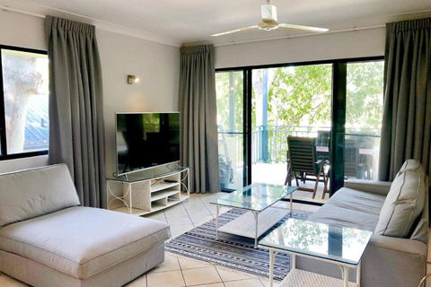 Salt & Sand - Tropical Oasis Footsteps To Beach - Kempsey Accommodation 1