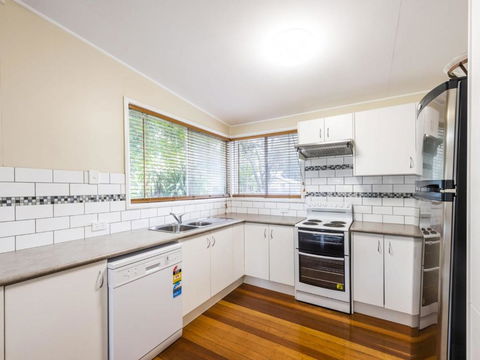 Salt Water Cottage - Kempsey Accommodation 3
