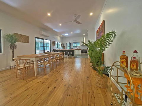 Salty Beach - Kempsey Accommodation 1