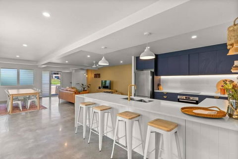 Salty Crab Bungalow - Kempsey Accommodation 0