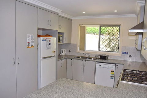 Salty Kisses - Bring Your Own Linen. - Kempsey Accommodation 2