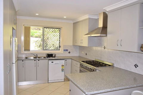 Salty Kisses - Bring Your Own Linen. - Kempsey Accommodation 1
