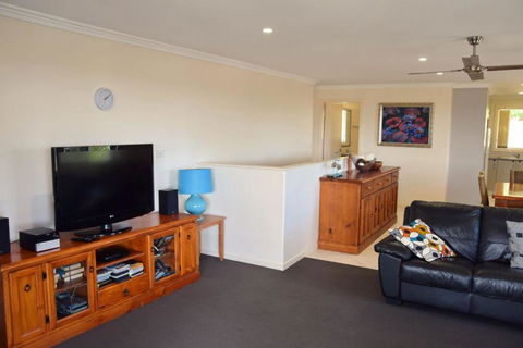 Salty Kisses - Bring Your Own Linen. - Kempsey Accommodation 3