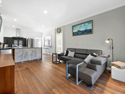 Salty Sea Cottage - Kempsey Accommodation 2