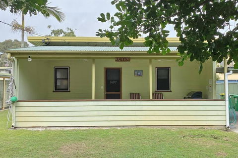 SALTYS AMITY POINT - Kempsey Accommodation 0