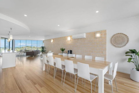 Samphire Middleton-Beach - BYO Linen - Wi-Fi-Luxury-Family - Kempsey Accommodation 1