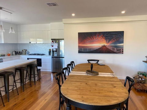 Sanary A Modern Beach Home In Martha Cove - Kempsey Accommodation 2