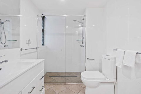Sandown - Hosted By Burleigh Letting - Kempsey Accommodation 1