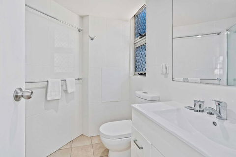 Sandown - Hosted By Burleigh Letting - Kempsey Accommodation 2