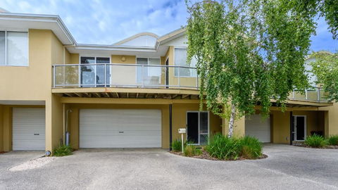Sandpiper 9 - Close To Town And Beach - Kempsey Accommodation 0