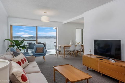 Sandy Bay Waterfront - Kempsey Accommodation 2