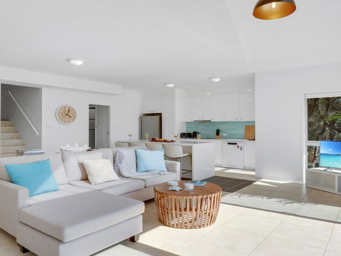 Sandy Cove - Kempsey Accommodation 2