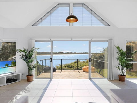 Sandy Cove - Kempsey Accommodation 1