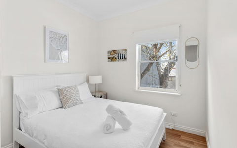 SEA BREEZE @ Smugglers Inn - Kempsey Accommodation 1