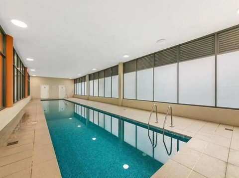 Spacious 3bed Apt With Pool & Gym Near Parramatta - Kempsey Accommodation 1